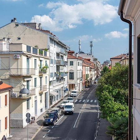 Palazzo '900 Design Flats - Il Caffe Apartment Padova Bagian luar foto